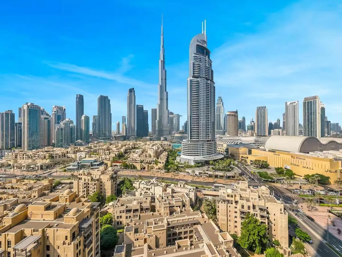 Walk To Dubai Mall- Enjoy Burj Khalifa Show United Arab Emirates