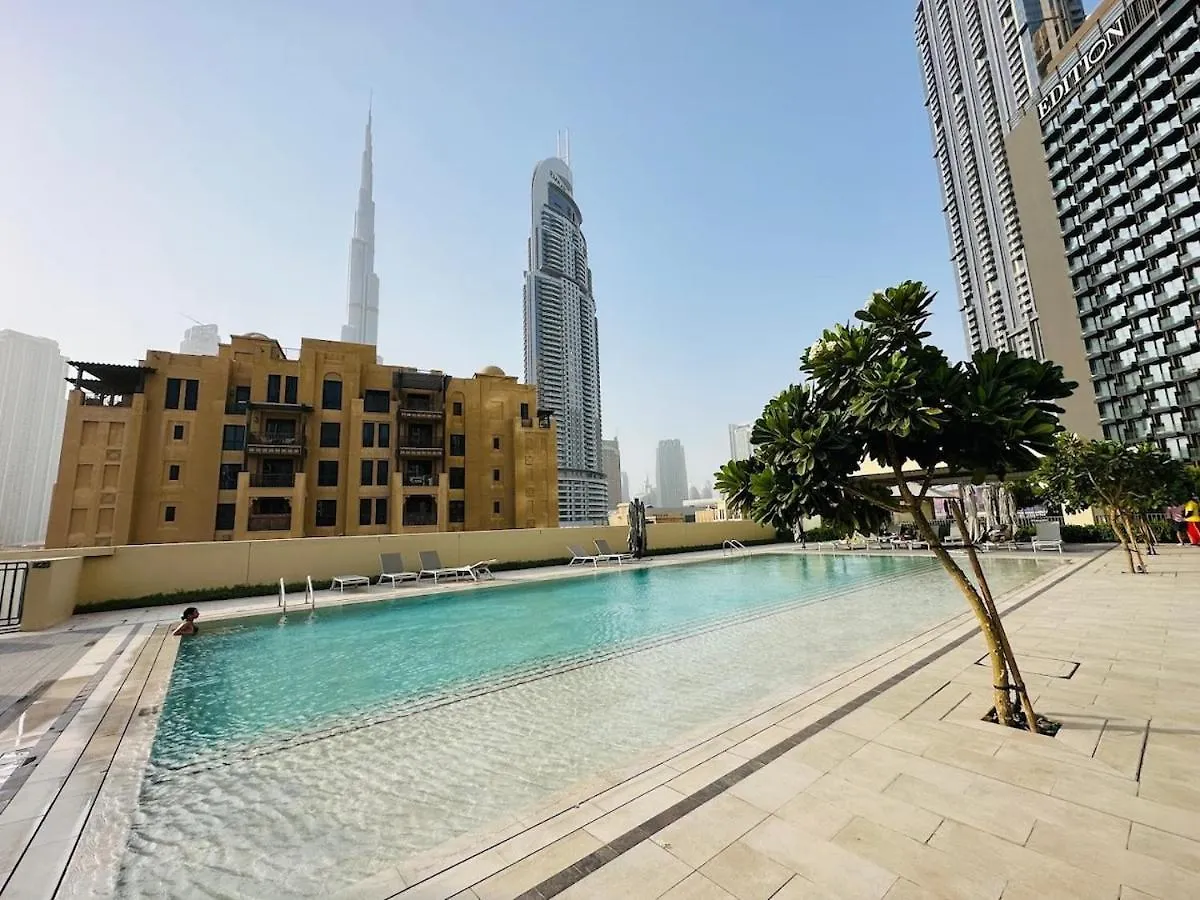 Walk To Dubai Mall- Enjoy Burj Khalifa Show United Arab Emirates