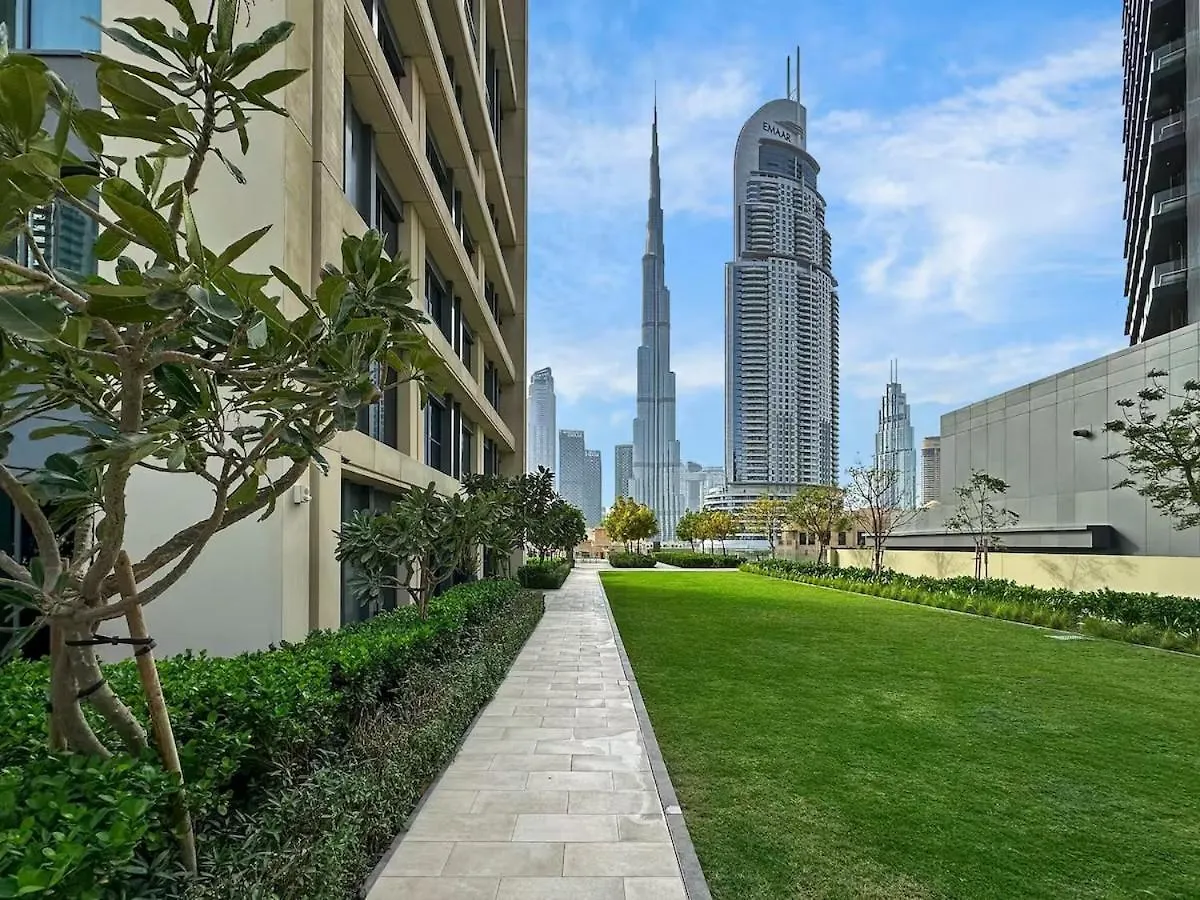 Walk To Dubai Mall- Enjoy Burj Khalifa Show 0*,  United Arab Emirates