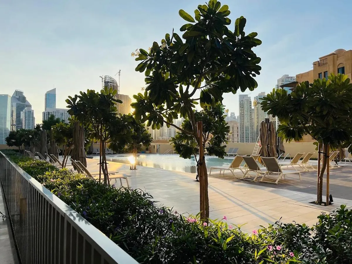 Walk To Dubai Mall- Enjoy Burj Khalifa Show