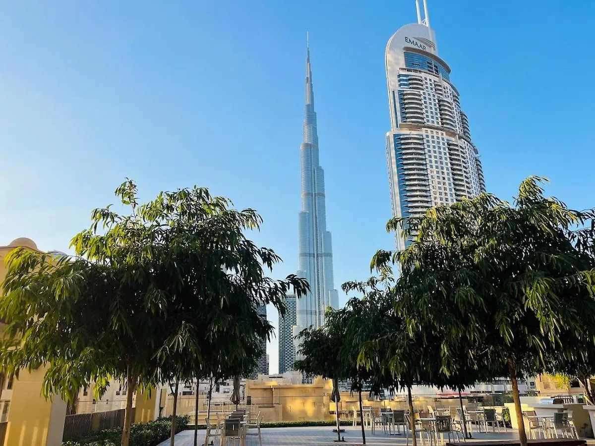 Walk To Dubai Mall- Enjoy Burj Khalifa Show 0*,