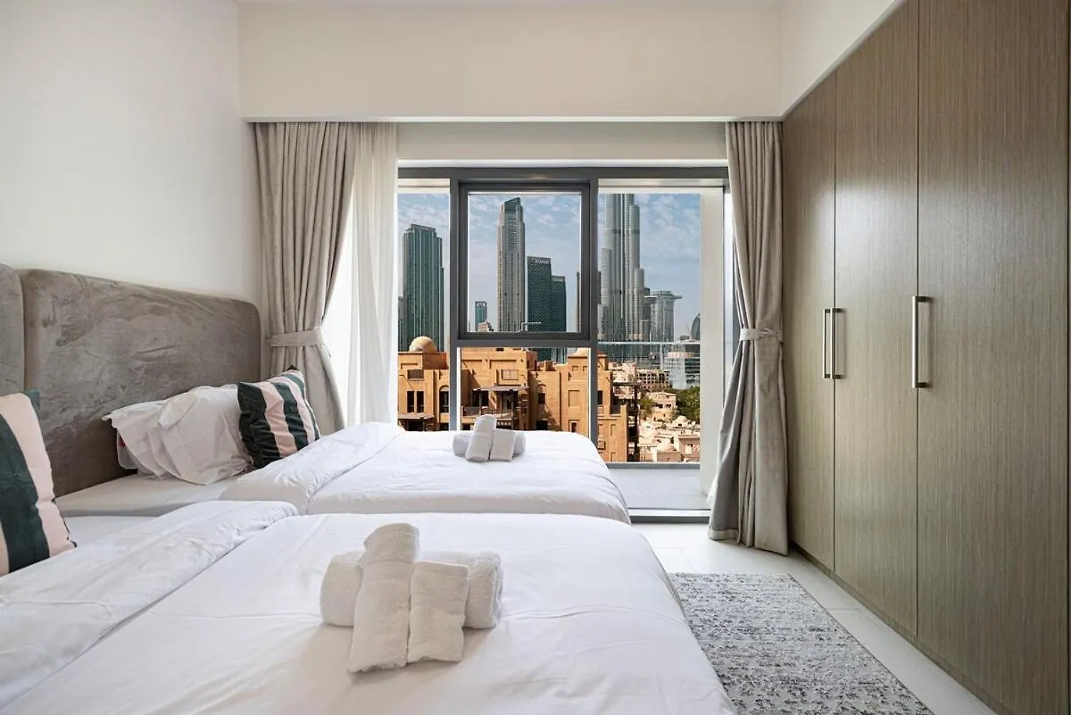Apartment Walk To Dubai Mall- Enjoy Burj Khalifa Show